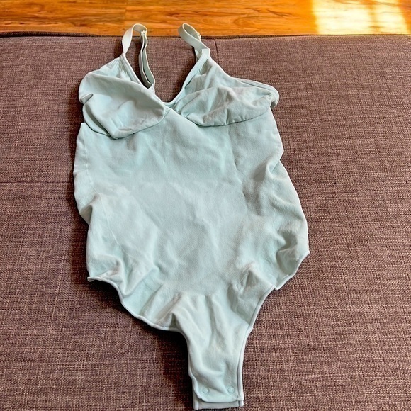 Skims Sculpting Thong Bodysuit - Picture 2 of 6